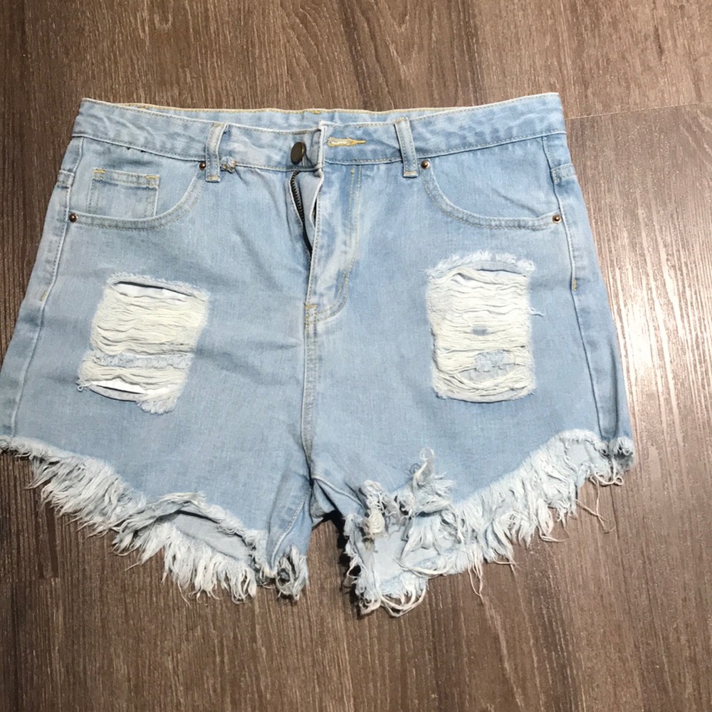 “Mom Shorts” high waisted light denim shorts